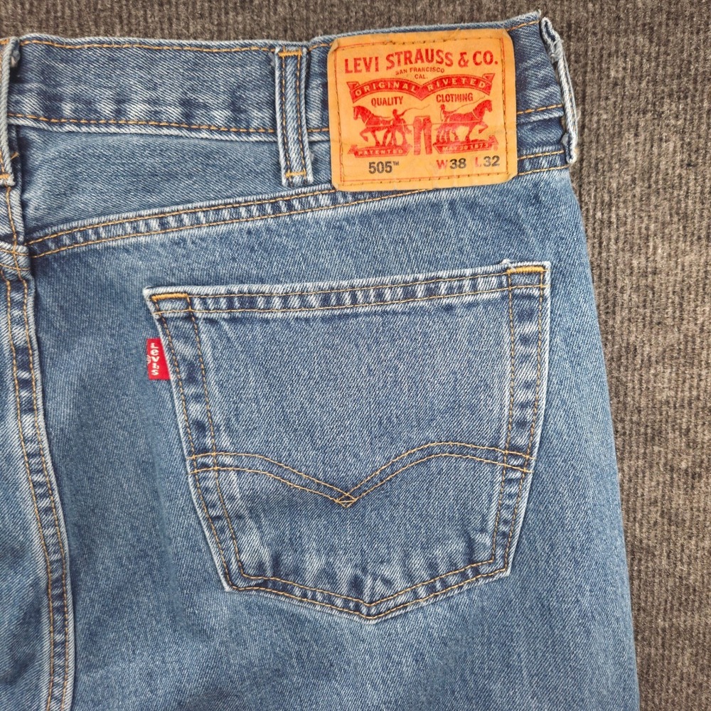 Levis 505 Jeans Mens 38x32 Blue Denim Regular Fit Straight Leg Americana Classic
